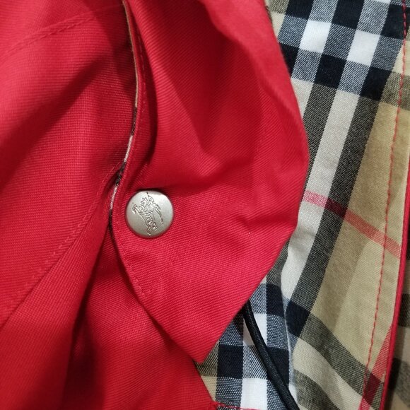 Burberry Coat with removable hood. Size M - Picture 13 of 16
